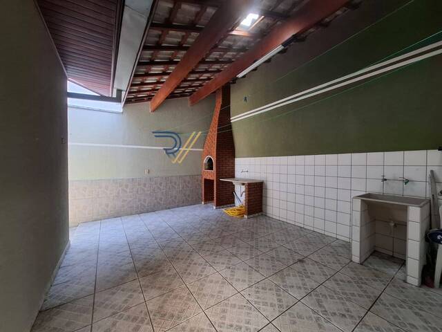 Casa para Venda em São José dos Campos - 4