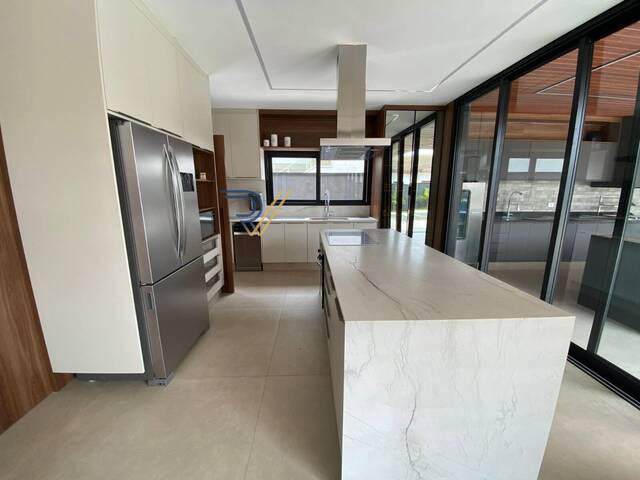 Venda em Condomínio Residencial Mirante do Vale - Jacareí