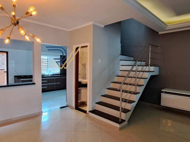 #251 - Casa para Venda em Jacareí - SP - 2