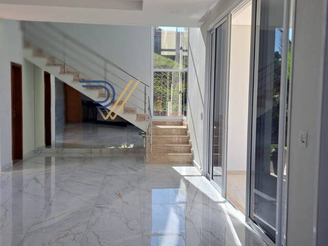 #269 - Casa para Venda em Jacareí - SP