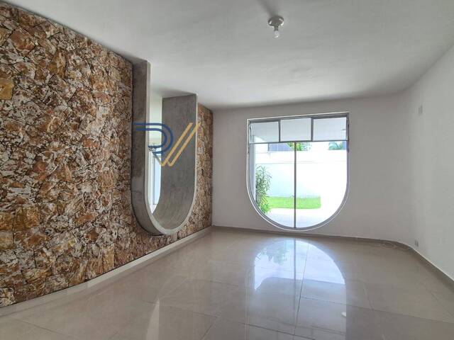 Casa para Venda em São José dos Campos - 4