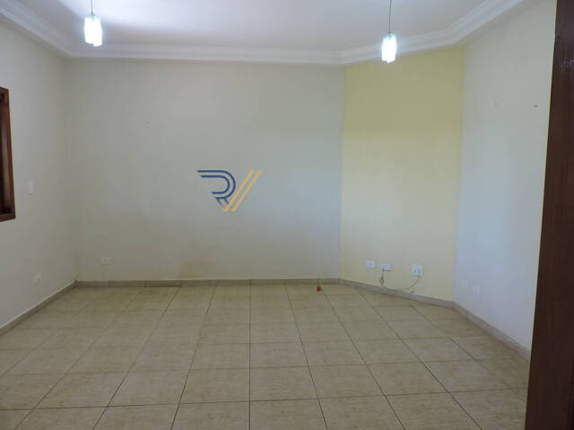 Casa para Venda em Jacareí - 3