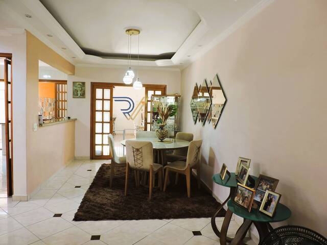Casa para Venda em São José dos Campos - 4