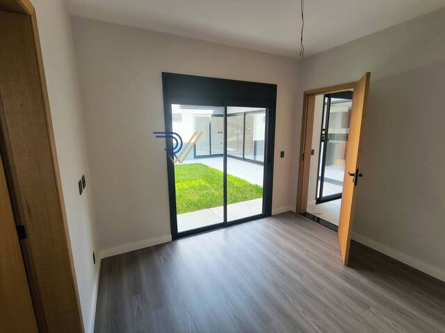 Casa para Venda em São José dos Campos - 2