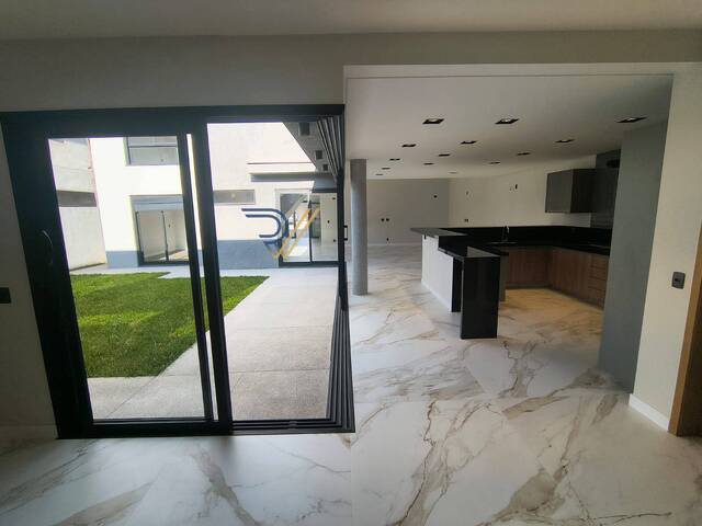 Casa para Venda em São José dos Campos - 5